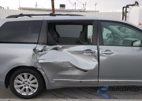 2011 Toyota Sienna Limited V6 z USA, uszkodzony, nr VIN 5TDYK3DC0BS143002